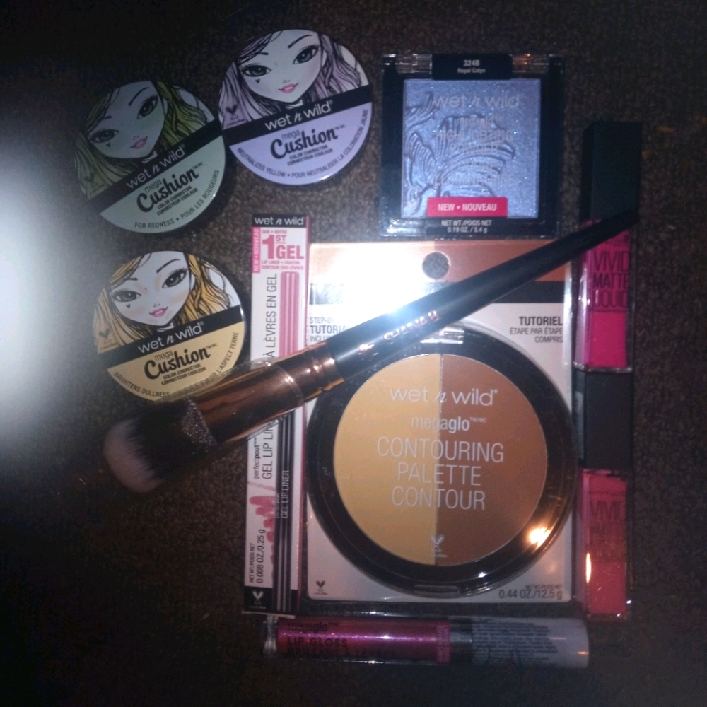 10 piece Wet n Wild makeup bundle
